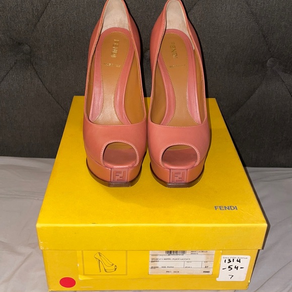 Fendi platform heels - Picture 1 of 4